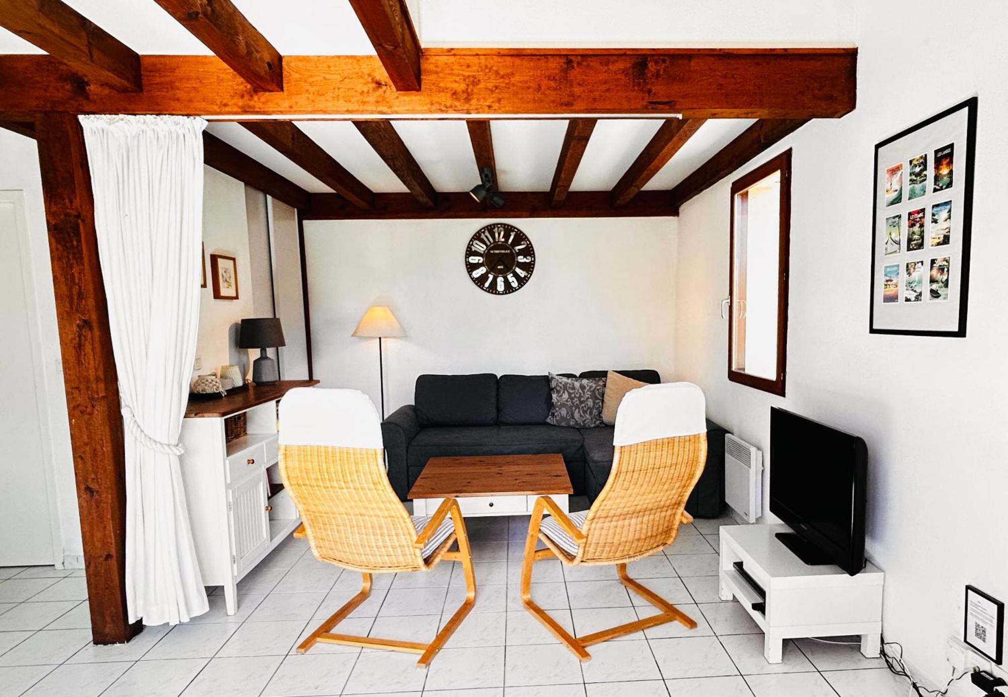 Jolie Maison De Vacances Avec Terrasse Et Jardin Saint-Julien-en-Born Exteriör bild