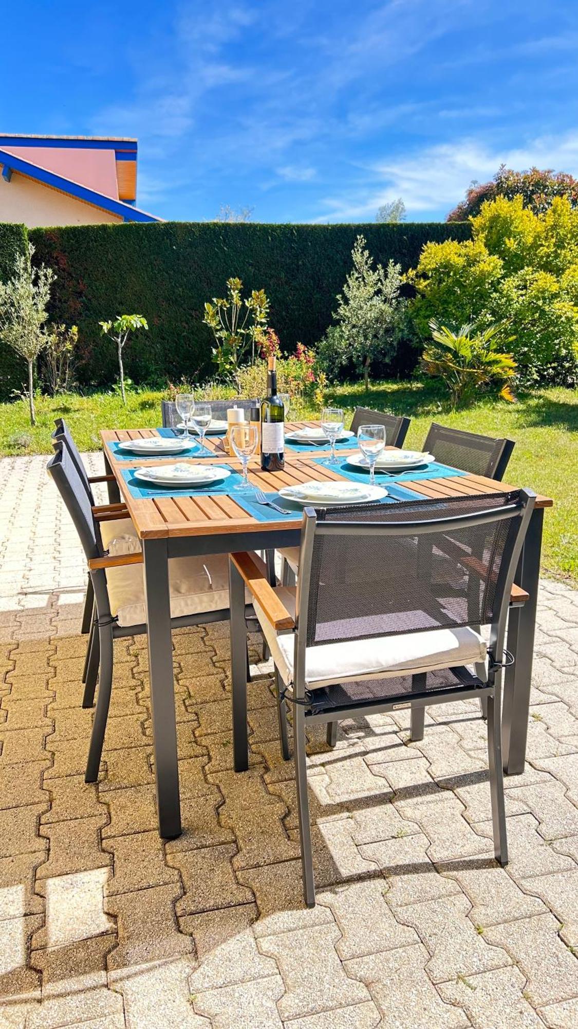 Jolie Maison De Vacances Avec Terrasse Et Jardin Saint-Julien-en-Born Exteriör bild